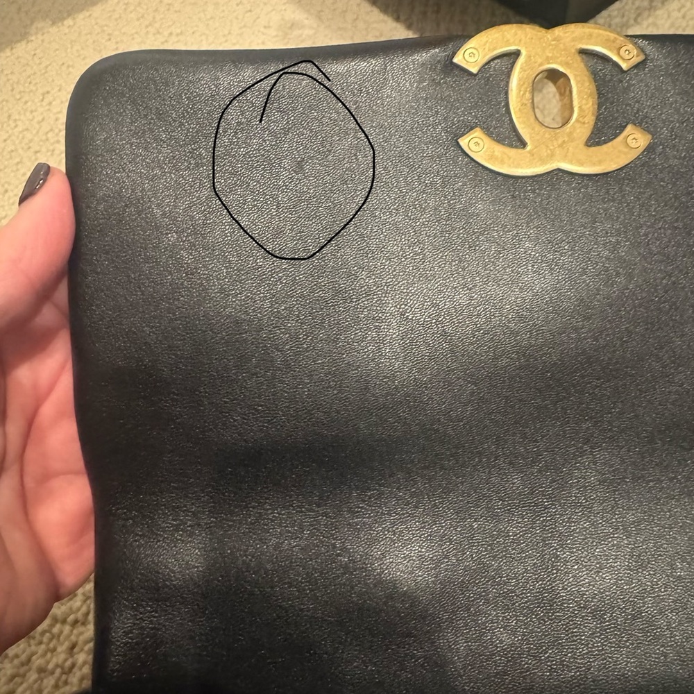 Chic Black Quilted Leather Bag - Picture 13 of 13